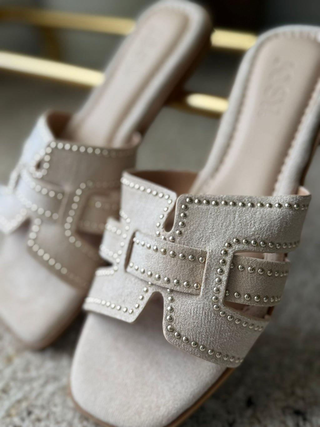 Slippers met studs