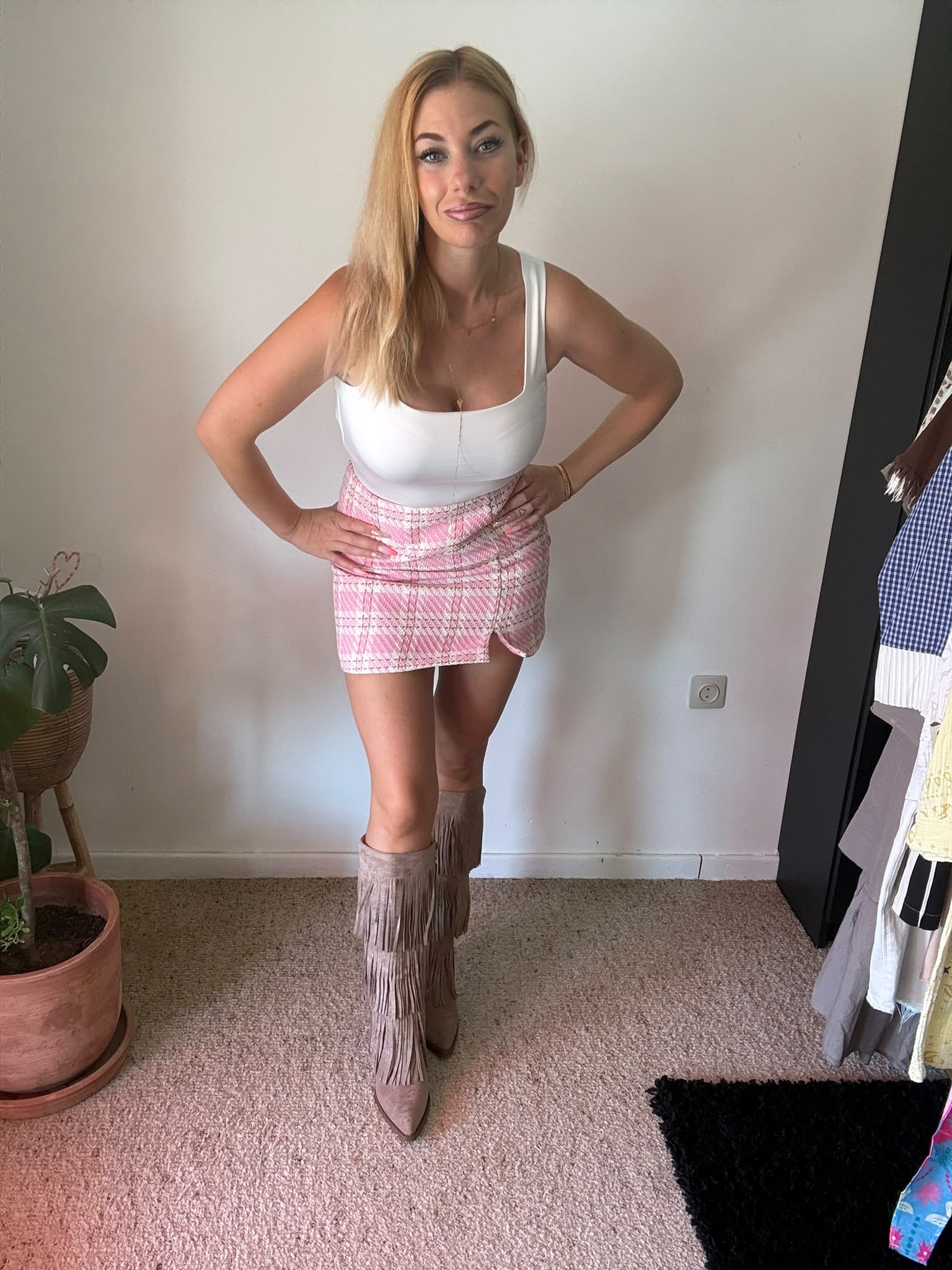 Taupe Fringe Cowboy Boots - binnen look