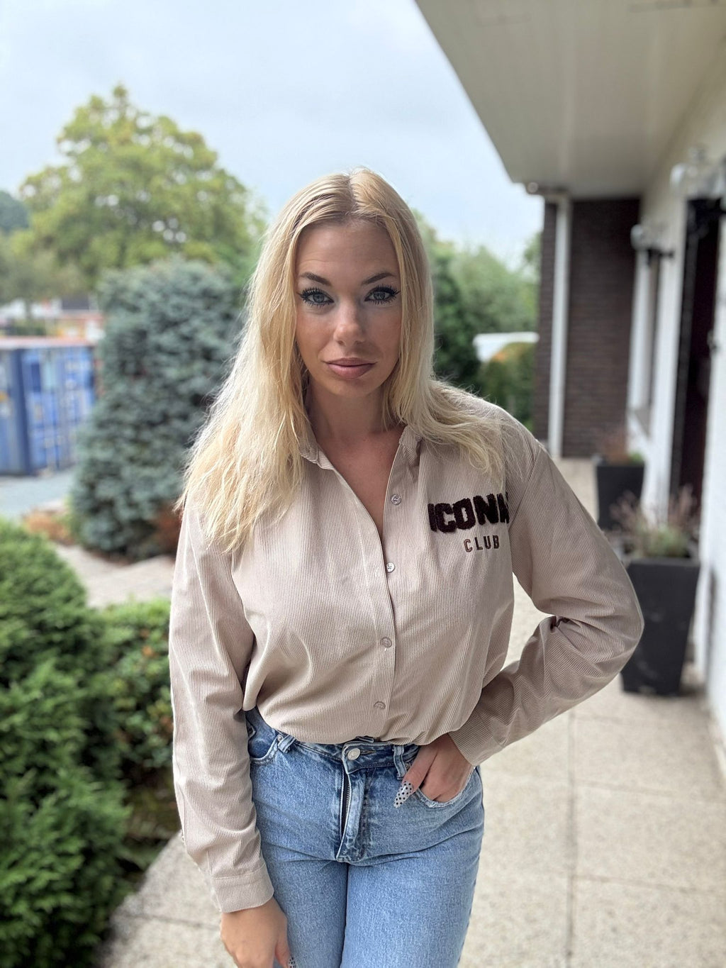 Iconic Club Blouse Beige detail