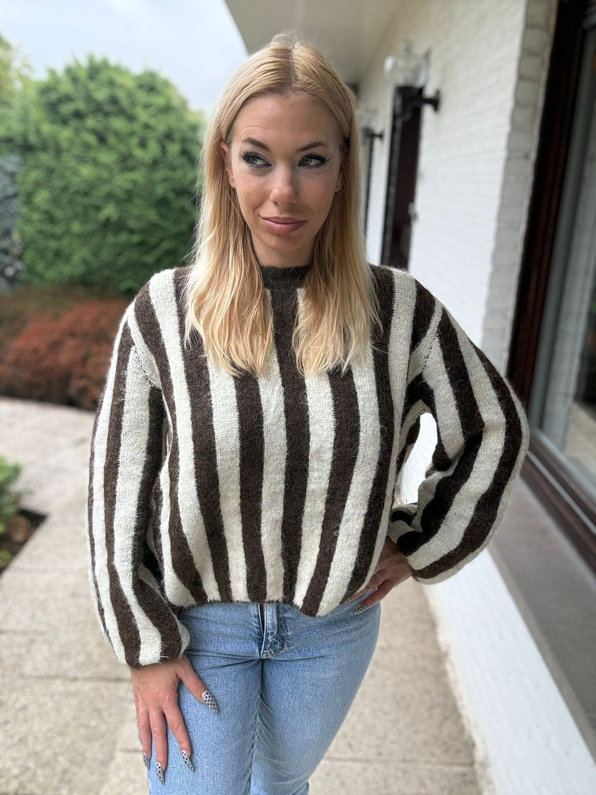 Sofia Sweater Brown glimlach